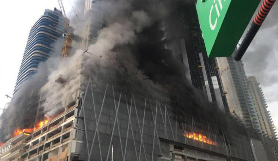 Εκκένωση ουρανοξύστη στο Ντουμπάι μετά από φωτιά