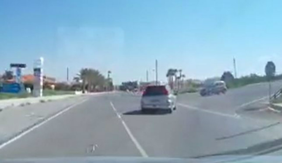 ΛΑΡΝΑΚΑ: Στο «παρά τσακ» γλύτωσε την μετωπική σύγκρουση οδηγός – Το λάθος που έκανε – VIDEO