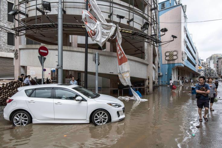 Τουλάχιστον 6 νεκροί σε Μακάο και Χονγκ Κονγκ από το πέρασμα του τυφώνα Χάτο