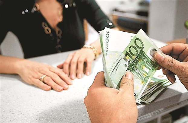 ΛΕΜΕΣΟΣ: Καταζητείται 53χρονη Τραπεζική υπάλληλος - Εξαπάτησε και άρπαξε 102 χιλιάδες ευρώ από «φίλη» της