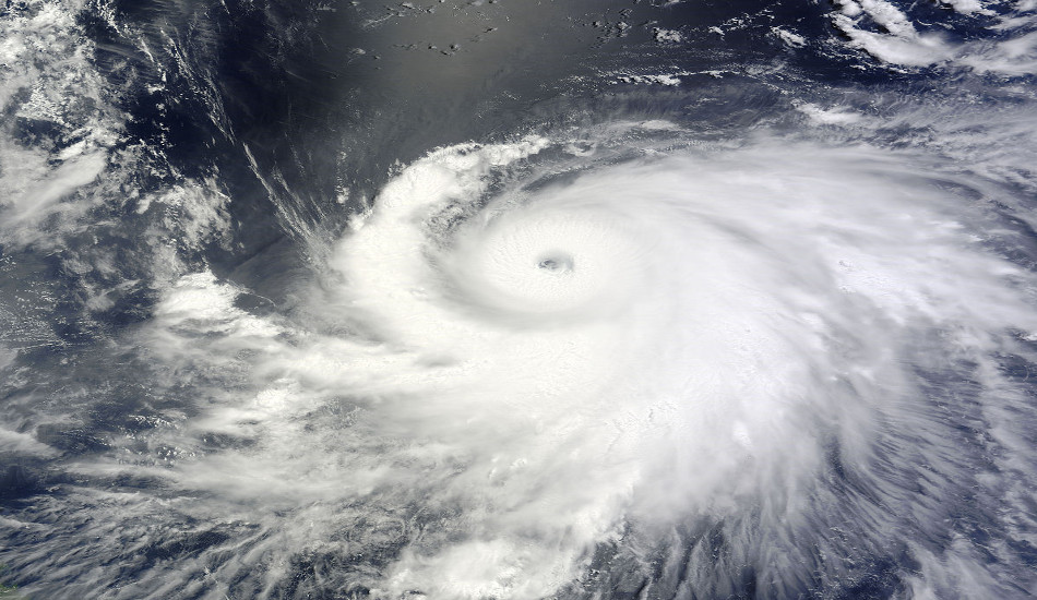 Εξασθενεί ο τυφώνας Χοσέ μετά τα νησιά Λιουραντ – Άνεμοι 240 χιλιομέτρων