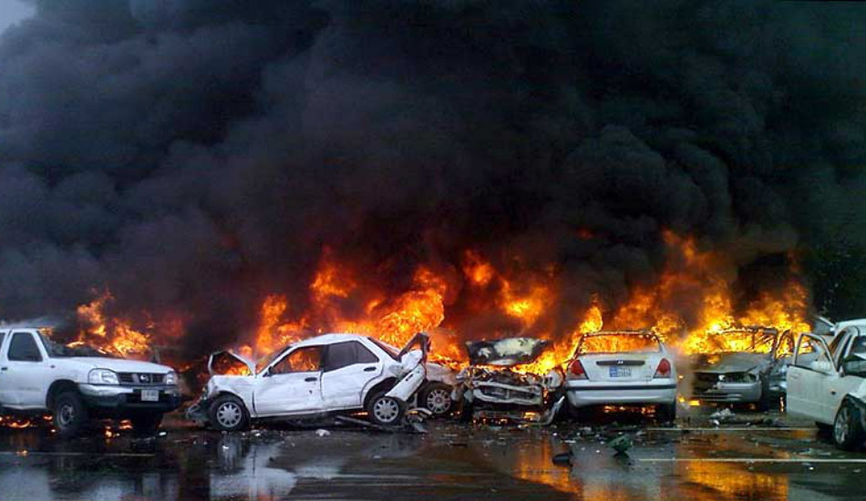 ΛΕΜΕΣΟΣ: Στις φλόγες τυλίχθηκαν έξι οχήματα – Στη σκηνή η Αστυνομία - Ζημιές και στο εσωτερικό του υποστατικού