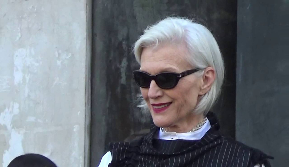 Βασίλισσα της Εβδομάδα Μόδας της Νέας Υόρκης η 69χρονη Μέι Μασκ