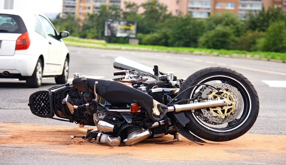 ΛΕΥΚΩΣΙΑ: Τροχαίο με μοτοσυκλέτα – Δύο άτομα στο Γεν. Νοσοκομείο