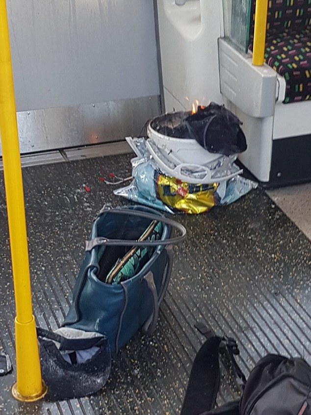 ΛΟΝΔΙΝΟ: Έκρηξη στο μετρό – Πληροφορίες για αρκετούς τραυματίες - ΦΩΤΟΓΡΑΦΙEΣ