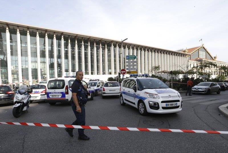 Επίθεση με μαχαίρι σε σταθμό τρένου στη Μασσαλία – Νεκροί ο δράστης και δυο γυναίκες