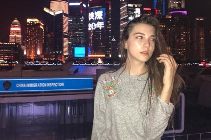 Tραγωδία: Μοντέλο πέθανε από εξάντληση μετά από 12ωρο fashion show στην Κίνα - Ήταν μόλις 14 ετών
