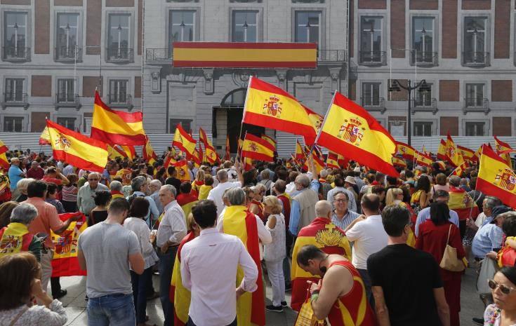 Αντιδημοκρατικό το δημοψήφισμα, είπε σε διάγγελμα ο Βασιλιάς της Ισπανίας