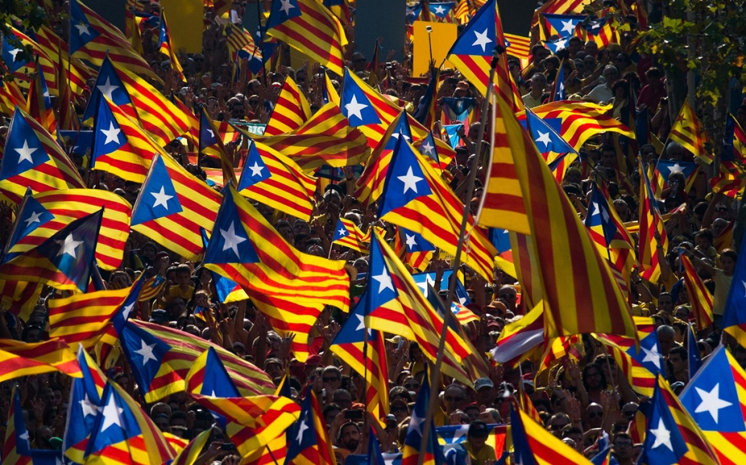 ΙΣΠΑΝΙΑ: Δεύτερες σκέψεις στο «στρατόπεδο» των Καταλανών αυτονομιστών