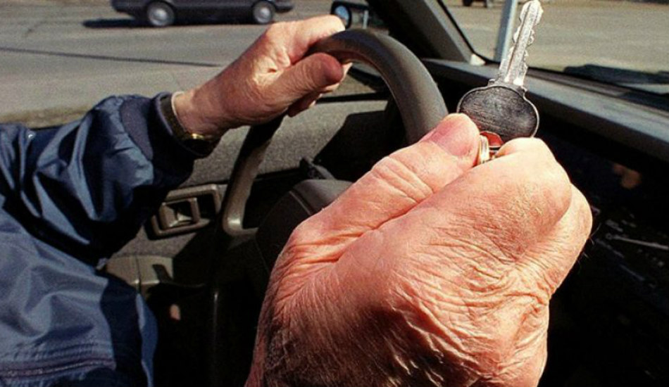 ΛΑΡΝΑΚΑ: Ηλικιωμένος οδηγός κίνδυνος – θάνατος! Αμέριμνος στο αντίθετο ρεύμα και χωρίς άδεια