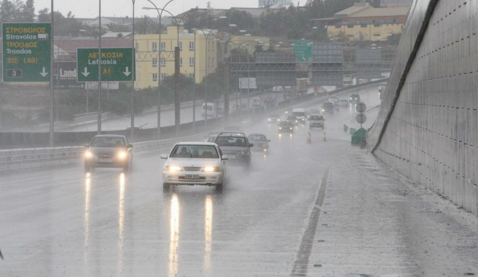 Οδηγοί προσεκτικά! Καταρρακτώδεις βροχές στον αυτοκινητόδρομο Λευκωσίας – Λάρνακας - Έκτακτη ανακοίνωση Αστυνομίας