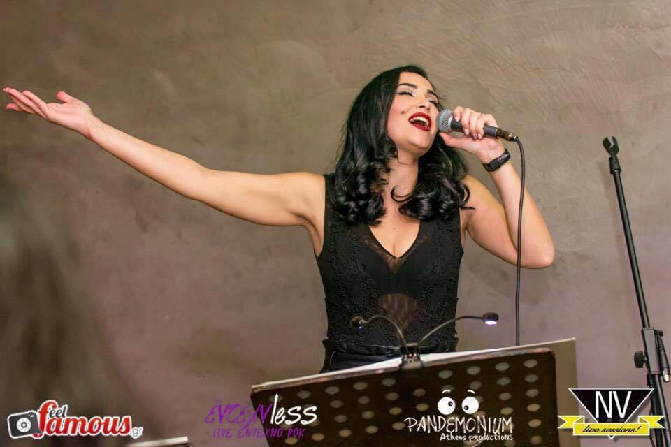 Αυτή είναι η Κύπρια τραγουδίστρια που έκλεψε τις εντυπώσεις στο The Voice ! Λέτε να είναι η επόμενη νικήτρια του σόου;  VIDEO