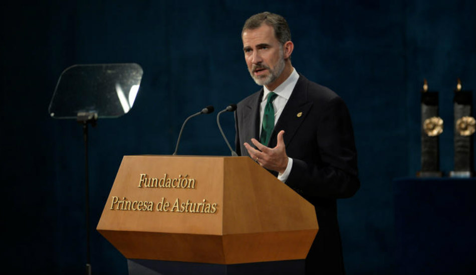 Βασιλιάς Ισπανίας: «Απαράδεκτη προσπάθεια απόσχισης της Καταλονίας» - Συναισθηματικά φορτισμένη ομιλία