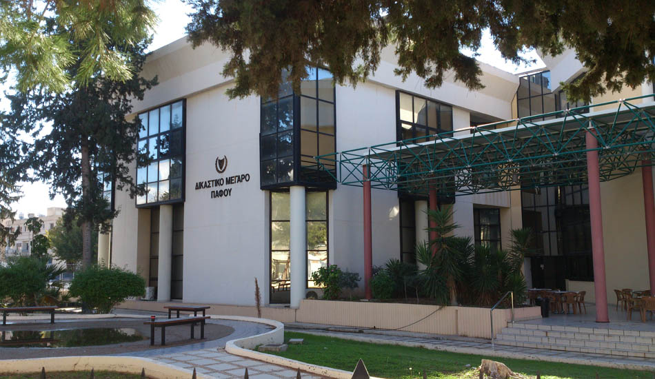 ΠΑΦΟΣ: Δεν παραδέχεται ο 40χρονος για την απόπειρα φόνου 15χρονου - Τουρκοκύπριοι δημοσιογράφοι στο Δικαστήριο