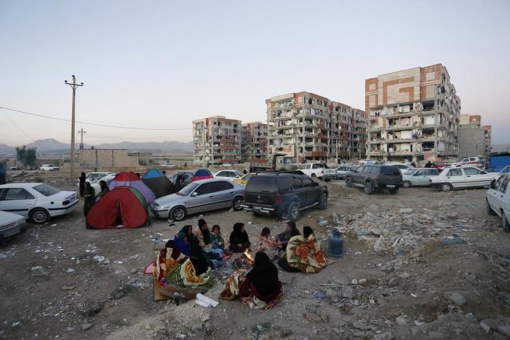 Τουλάχιστον 135 νεκροί από τον σεισμό των 7,3 βαθμών στα σύνορα Ιράν - Ιράκ