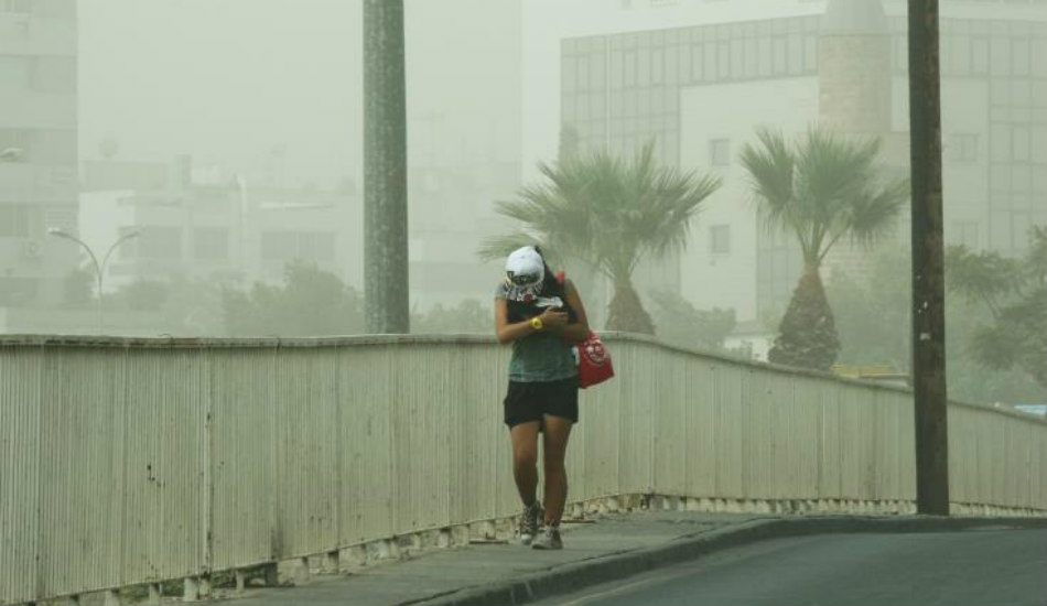 ΠΡΟΣΟΧΗ: Σκόνη πέραν των φυσιολογικών ωριαίων τιμών επικρατεί στην ατμόσφαιρα