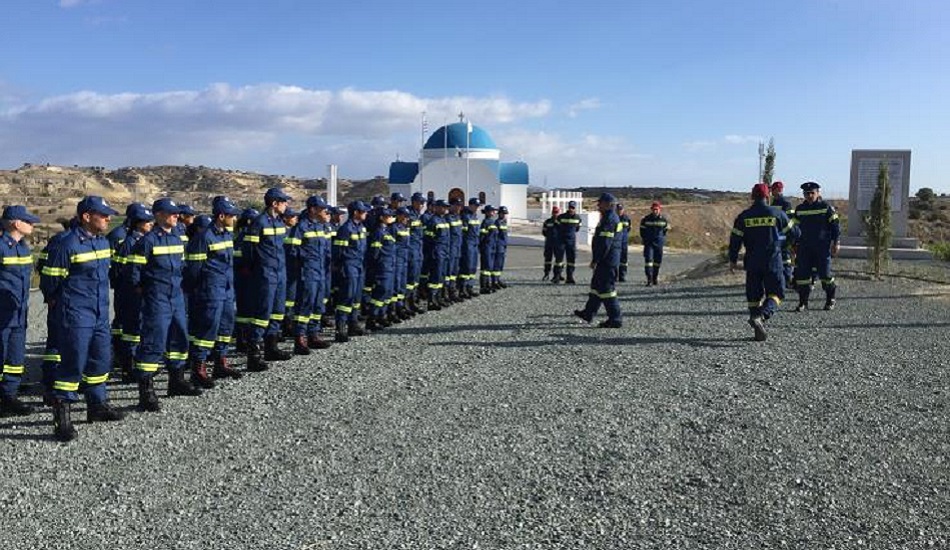 Μάθημα 40 νεοπροσληφθέντων πυροσβεστών στη ναυτική βάση Ευάγγελος Φλωράκης