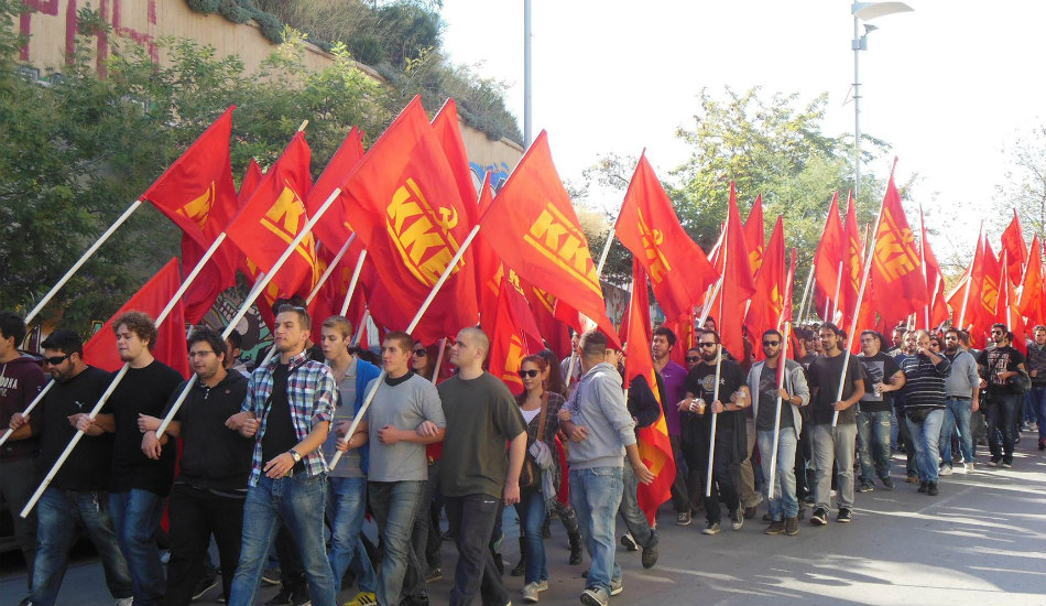 Κομμουνιστικό Κόμμα Ελλάδος στην Κύπρο για πανό ΑΠΟΕΛ: «Νοσταλγοί της Χούντας και του «Χ»ίτη Γρίβα»
