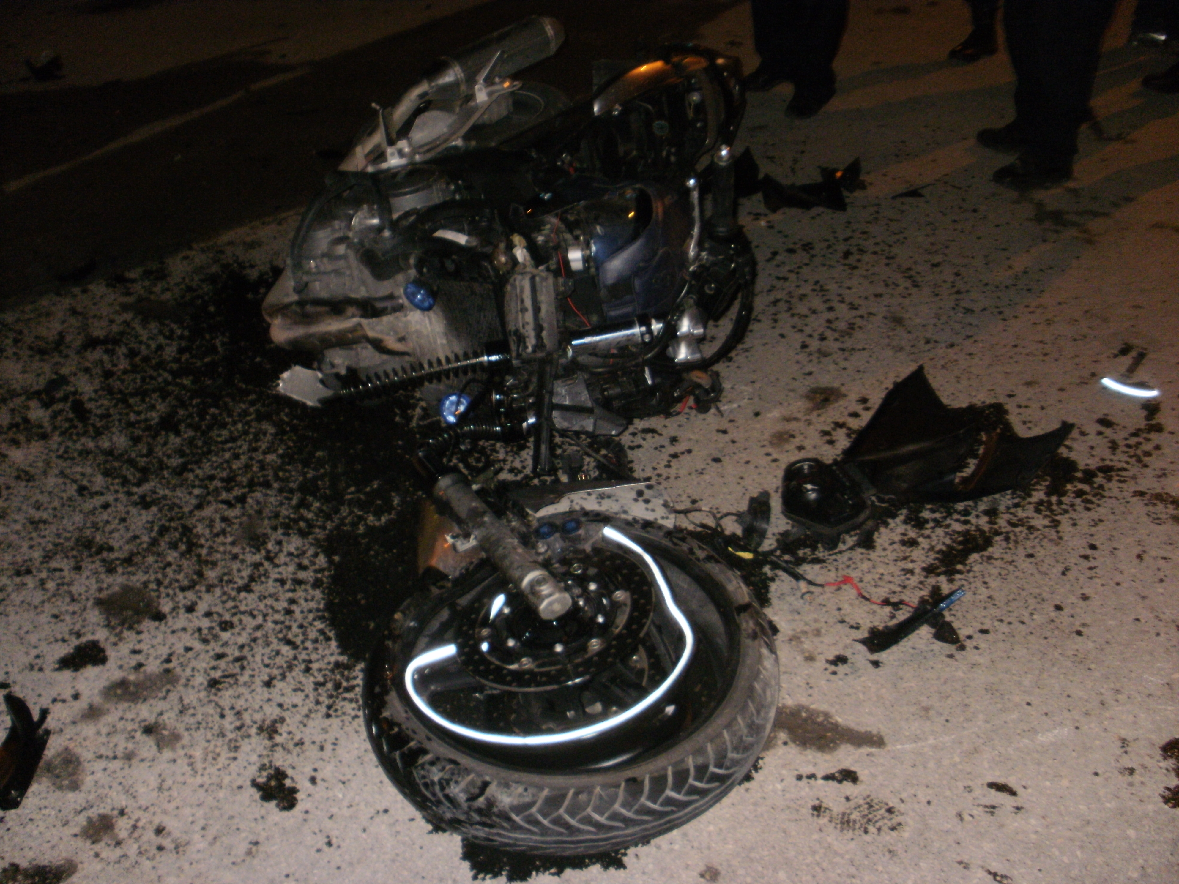 ΛΕΜΕΣΟΣ: Τροχαίο με μοτοσικλετιστή - Φορούσε κράνος και την γλύτωσε με κατάγματα