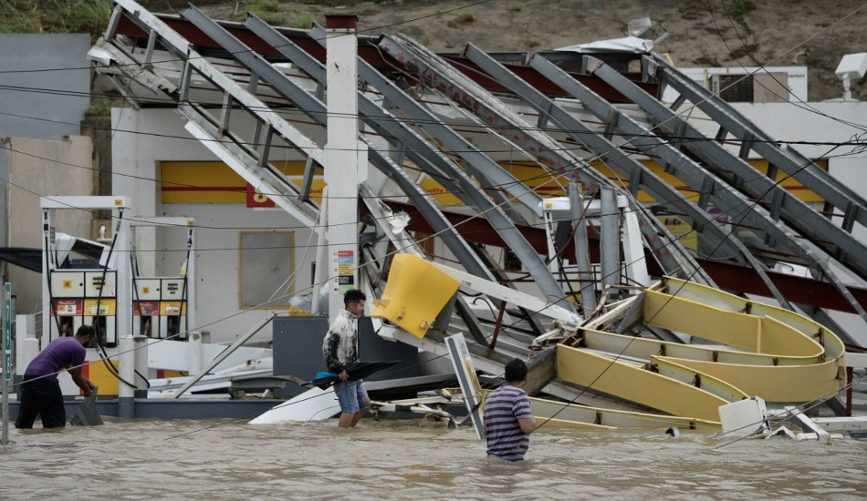 ΠΟΥΕΡΤΟ ΡΙΚΟ: Μισό εκατομμύριο πολίτες εγκαταλείπουν το νησί λόγω κυκλώνα Μαρία
