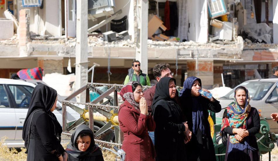 Τραγικός ο απολογισμός από τον σεισμό στο Ιράν: 450 νεκροί και 7.000 τραυματίες