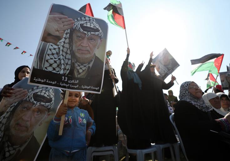 Δεκάδες χιλιάδες Παλαιστίνοι τίμησαν στη Γάζα την επέτειο του θανάτου του Γιάσερ Αραφάτ